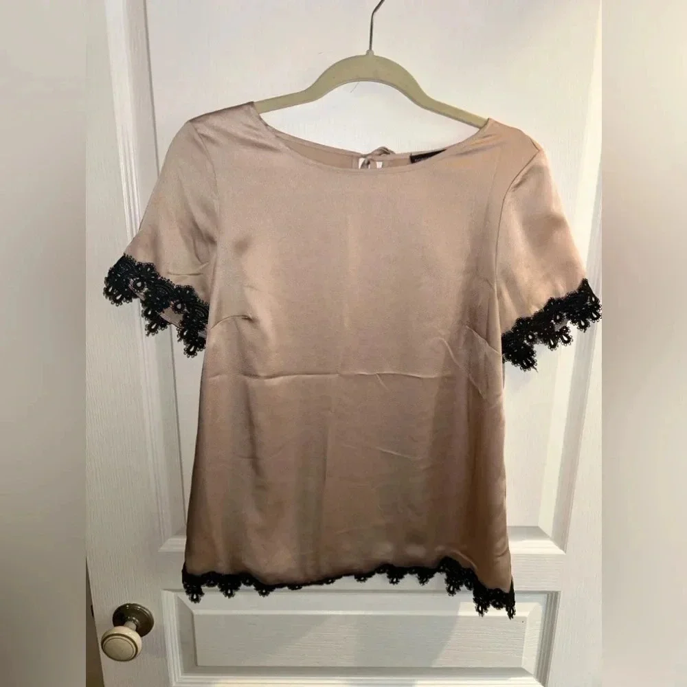Dorothy Perkins Silky Top with Lace. Size 6 - Picture 1 of 4